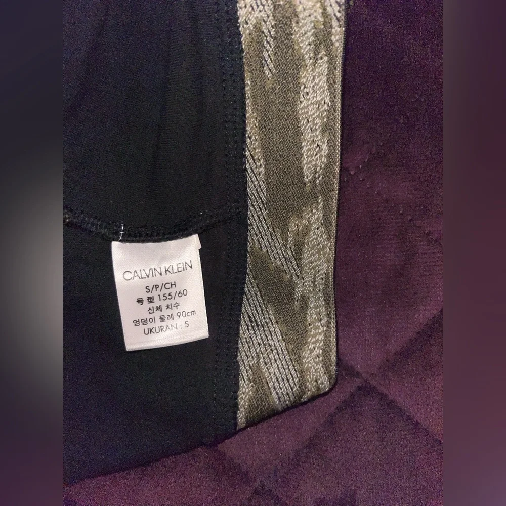 NWOT Calvin Klein Camo Print Sports Bra - Picture 4 of 7